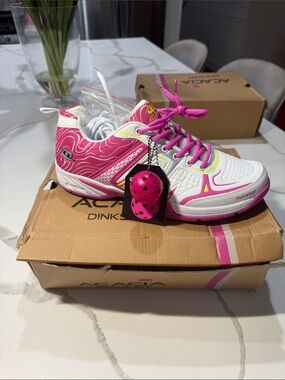 acacia Dinkshot Women's Low-Top Athletic Sneakers in White & Pink size 12